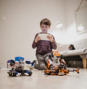 Actividades extraescolares de robótica vs juguetes didácticos, conoce sus diferencias